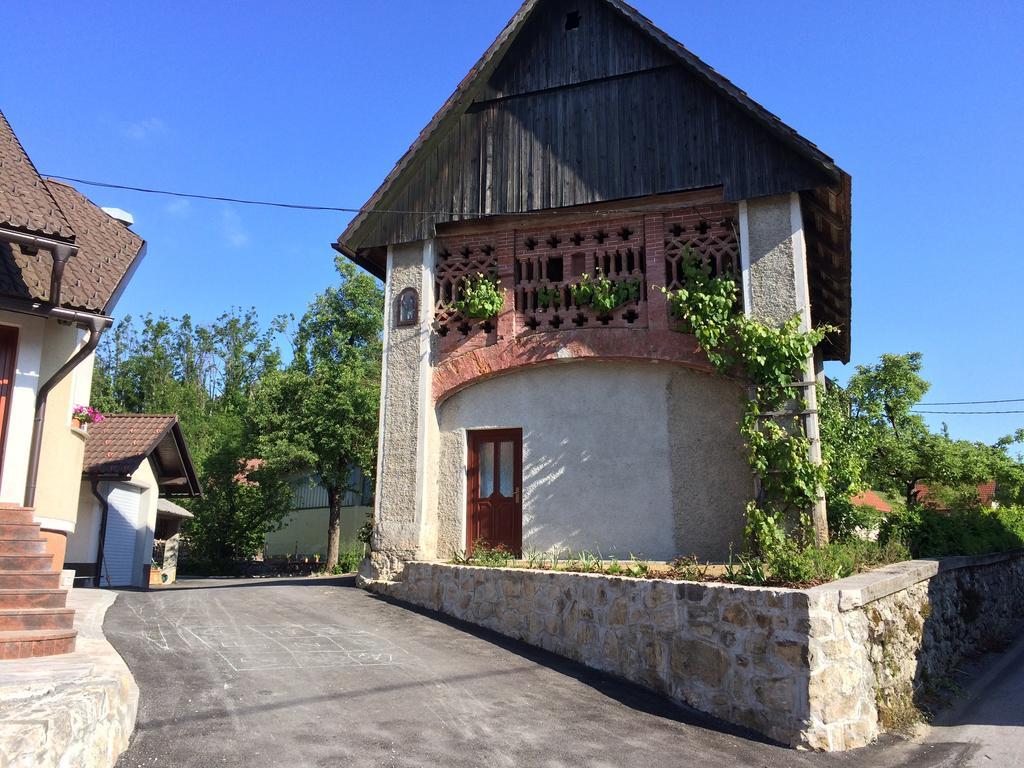 Gostilna Turk Hotel Hotedrsica Buitenkant foto
